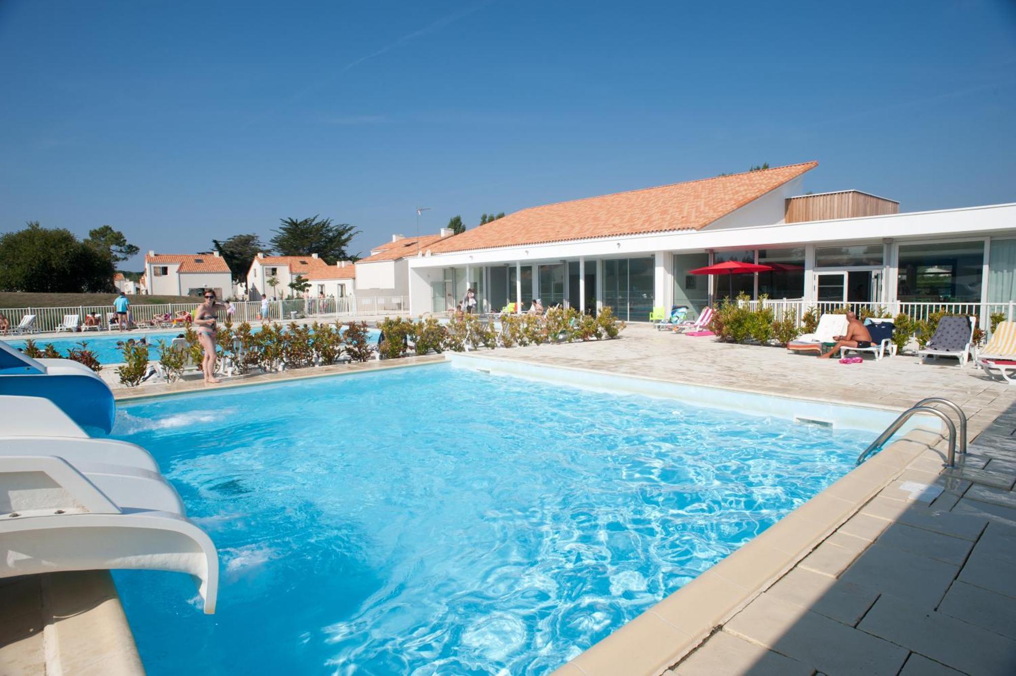 Residence Nemea Les Grands Rochers Les Sables-d'Olonne Exterior photo
