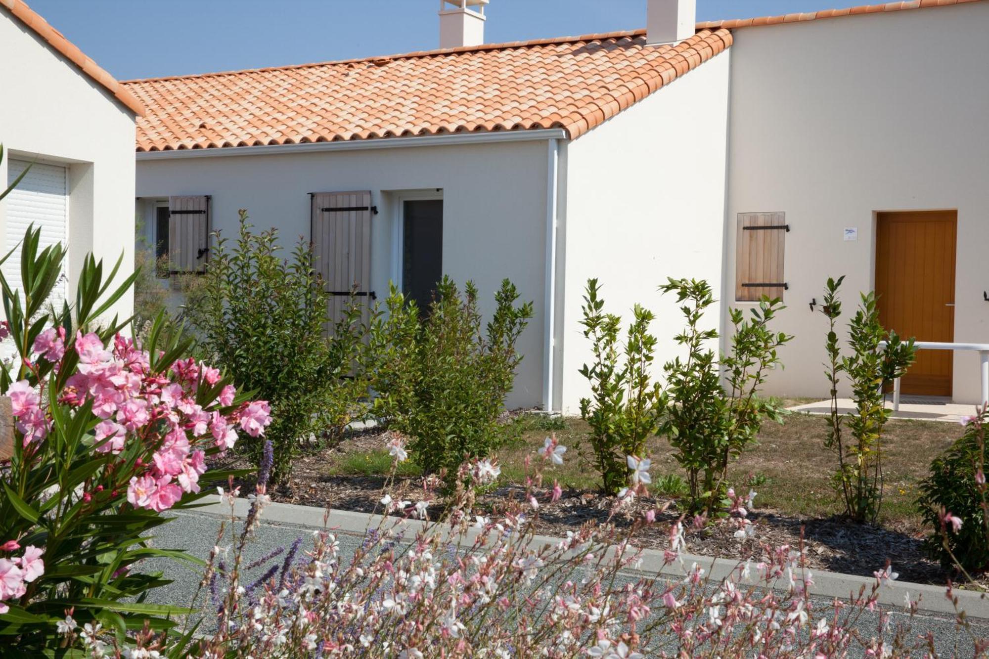 Residence Nemea Les Grands Rochers Les Sables-d'Olonne Exterior photo